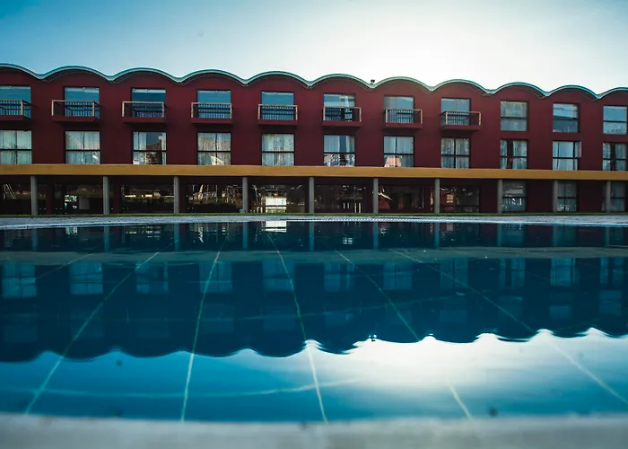 El Lago Hotel By Luoxo