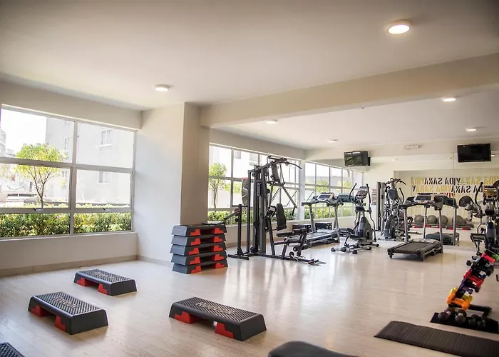 Resort Style Condo Near Heart Of Aqp - Gym, Pool & Netflix